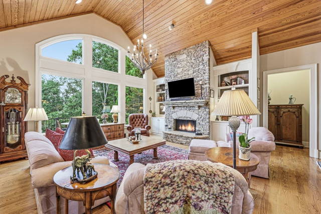 Executive homes Dahlonega GA